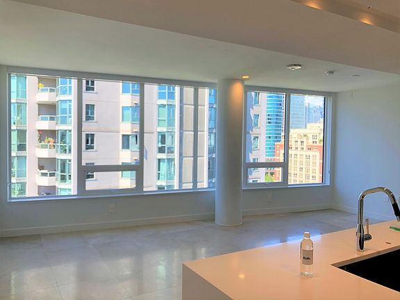 5th image of 885 Smithe St #16XX