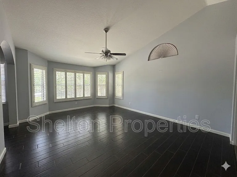 9418 W Tonto Ln — Photo 7
