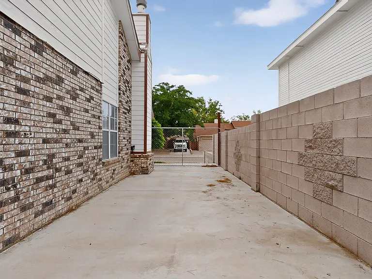 7817 Sunrose Dr NW — Photo 44