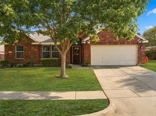 2412 Clubhouse Dr, Denton, TX 76210