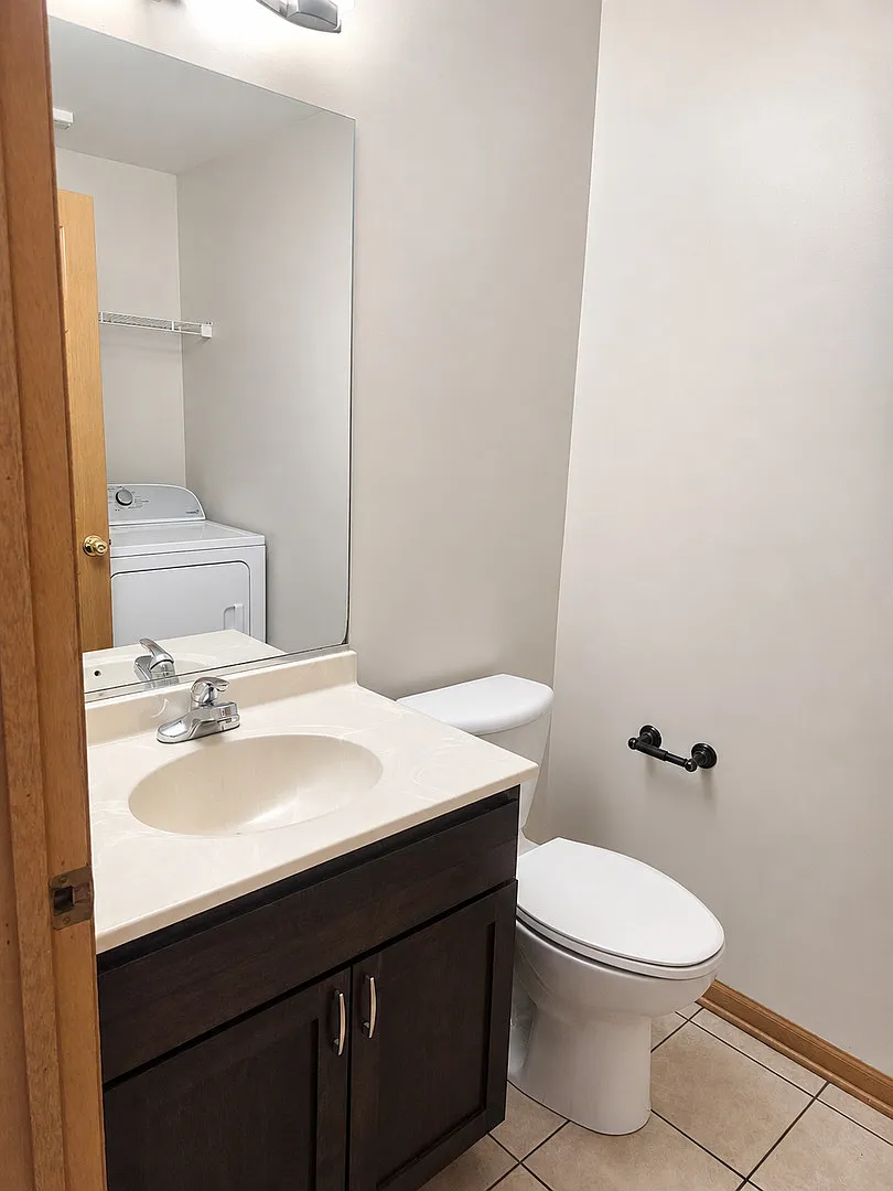 4 bed, 2.5 bath, 2656 sqft, $3,500 — Photo 4