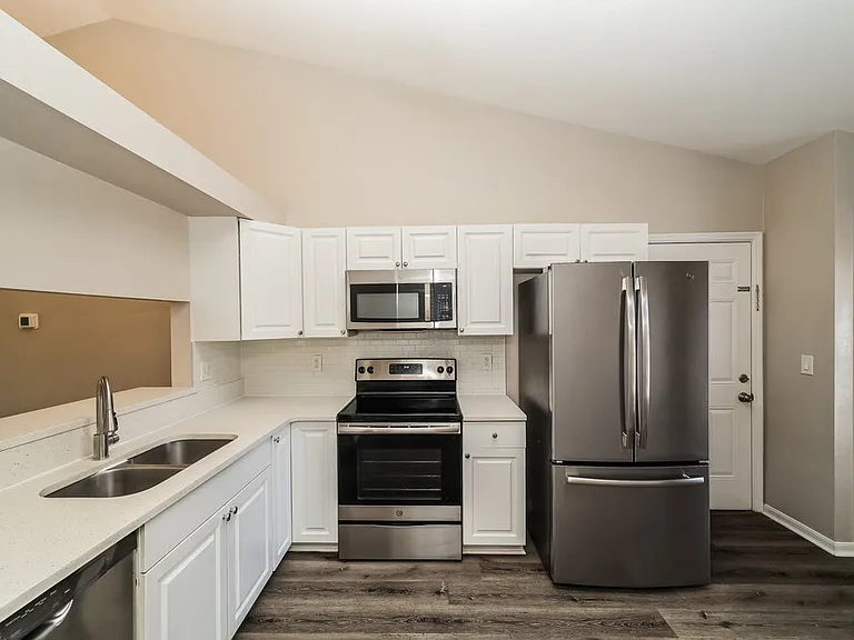 206 Lookout Dr — Photo 5