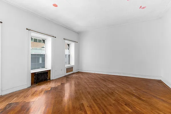 Rented by Lexiti Realty Corp | media 10