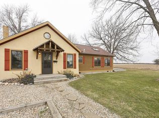 211 Poplar St, Three Oaks, MI 49128