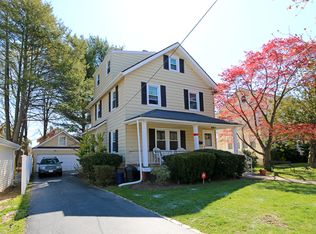 54 Linden St, Manhasset, NY 11030