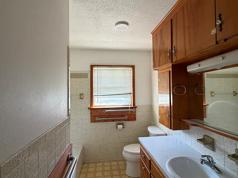 801 Arizona Ct — Photo 7