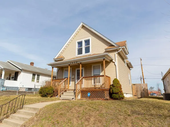 1439 E Bowman St, South Bend, IN 46613