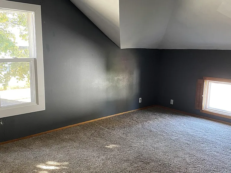 1318 W Spencer St — Photo 20