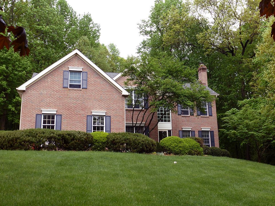 2nd image of 344 Long Ridge Ln