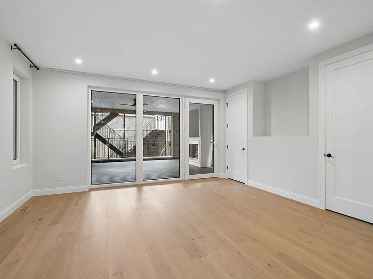 3739 N Clifton Ave #1 — Photo 36