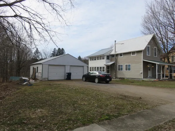 11 Hill St, Brushton, NY 12916