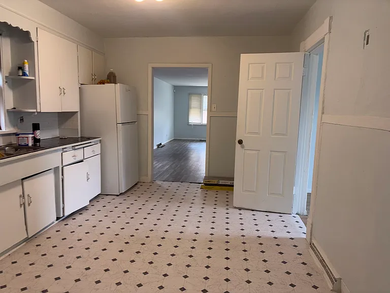 1513 S Livingston St — Photo 17