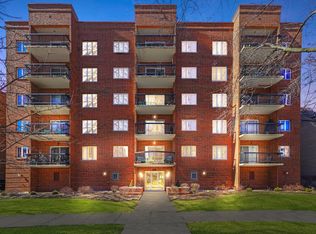 820 Graceland Ave APT 301, Des Plaines, IL 60016