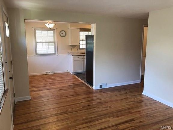 4th image of 343 Glendale Ave