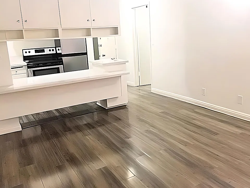 435 S Mariposa Ave