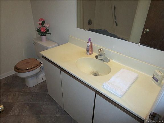 3rd image of 208 Cedar Dr #208a & 208b