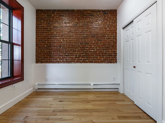 5th image of 1097 Putnam Ave #1
