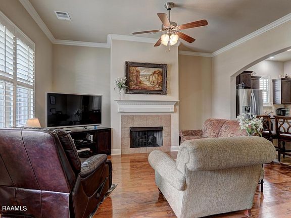 3rd image of 125 Laurel Grove Blvd