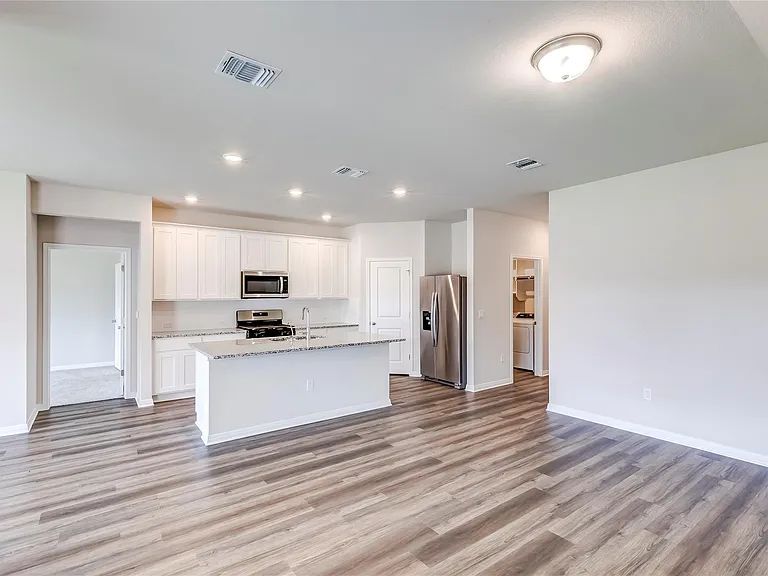 4905 Hazelnut Ln — Photo 9