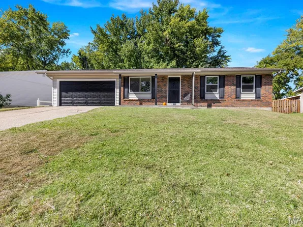 15 Country Hill Rd, Saint Peters, MO 63376