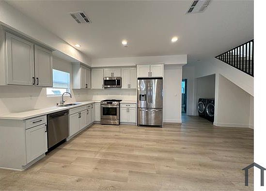 1st image of 14248 Roscoe Blvd #14250