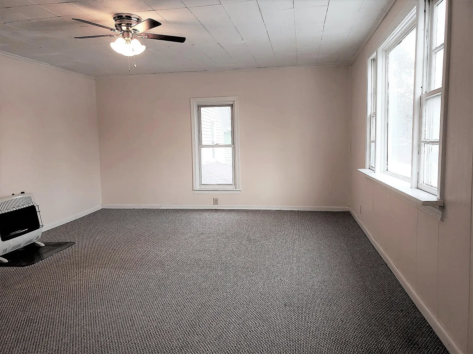 2 bed, 1000 sqft, $1,100 — Photo 1