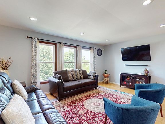 4th image of 1005 N Dovington Dr