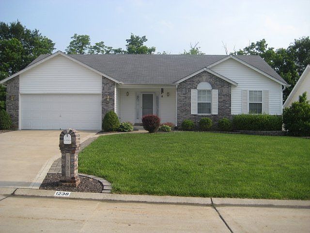 For Sale: 1238 Sweeping Oaks Drive, Saint Charles, MO 63304