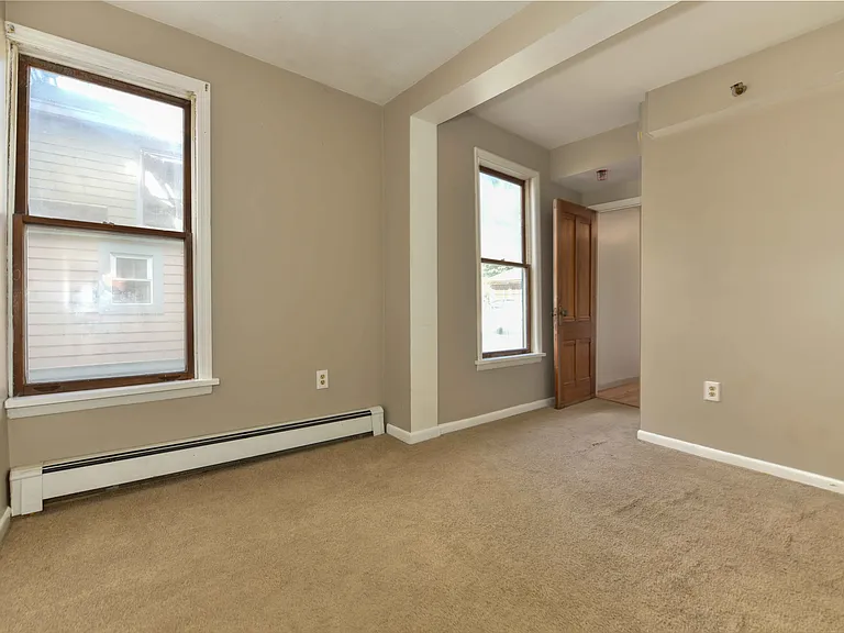 129 Green St #2 — Photo 13