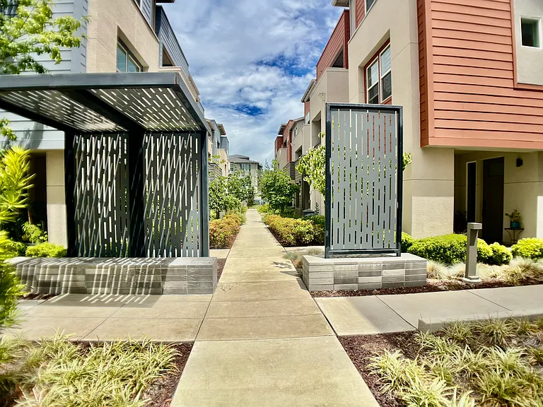 2933 Lamory Pl #113 — Photo 4