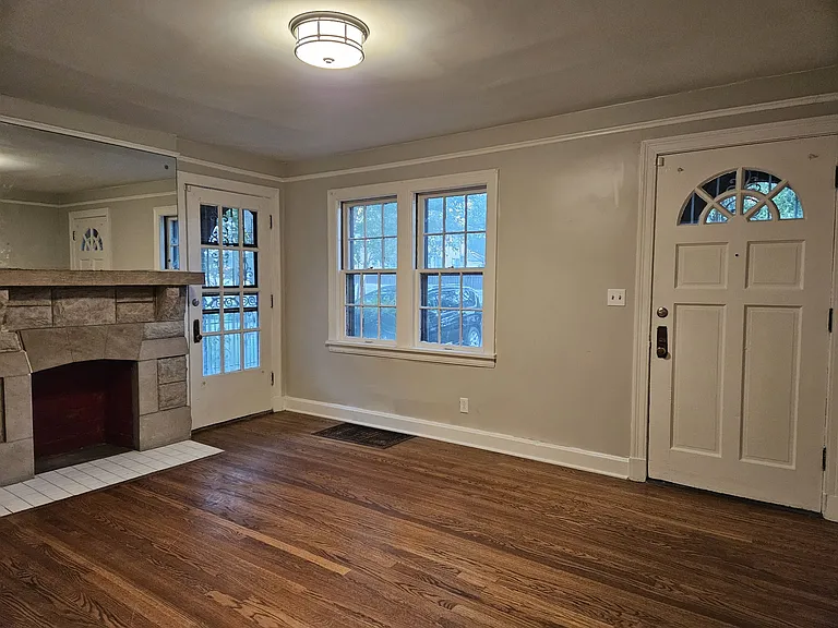 1408 King Hollands Ave — Photo 2