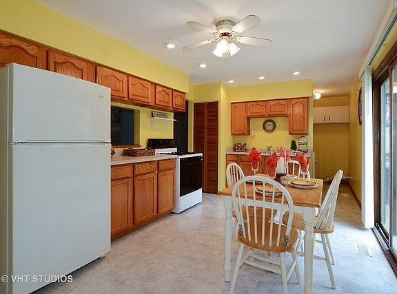 5th image of 32 Wyndham Dr