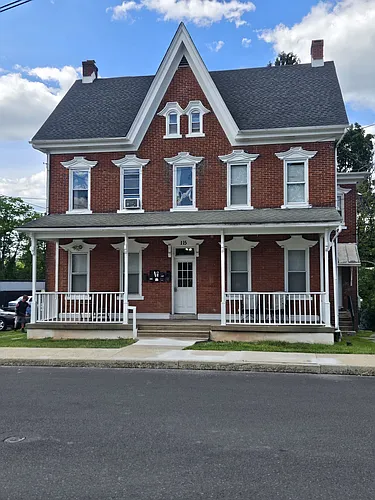 115 W Clymer Ave #4 Photo 1