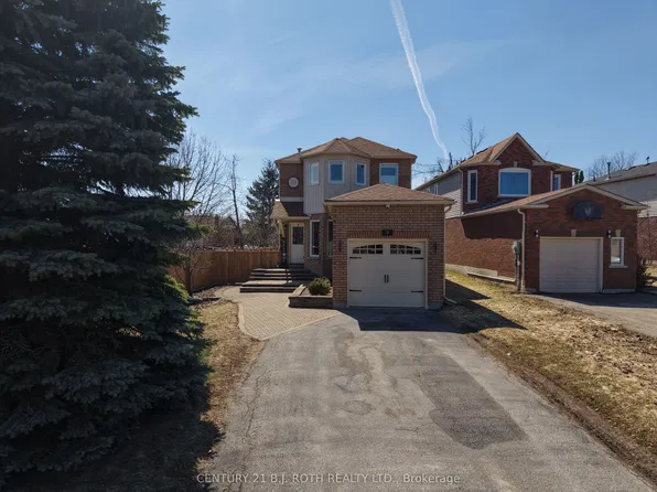 9 Laidlaw Dr N, Barrie, ON L4N 7S1