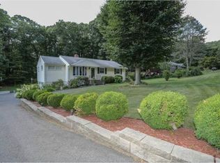 47 Columbine Dr, Trumbull, CT 06611