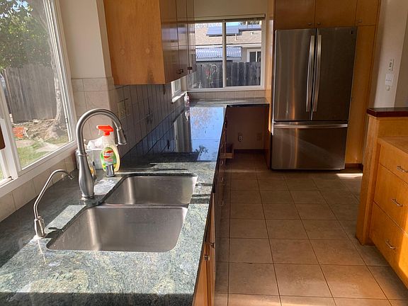 4th image of 1145 Jamestown Dr