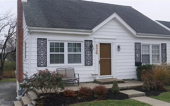2nd image of 826 Warfield Pl