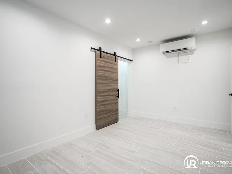 960 Jefferson Ave #203 — Photo 18