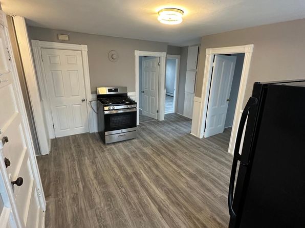 10 Tuxedo Ave #2L