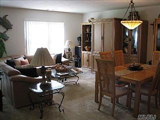 4th image of 262 Erik Dr