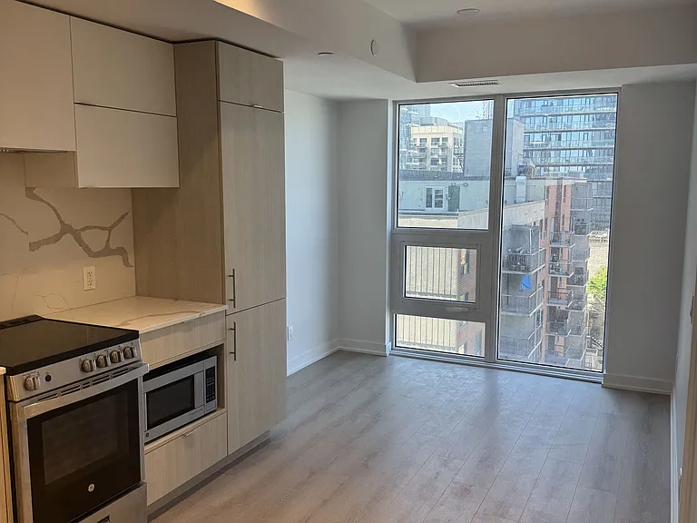 100 Queen St E #1102 — Photo 4