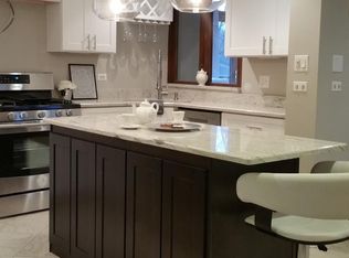 2126 W Howland Ave, Chicago, IL 60643