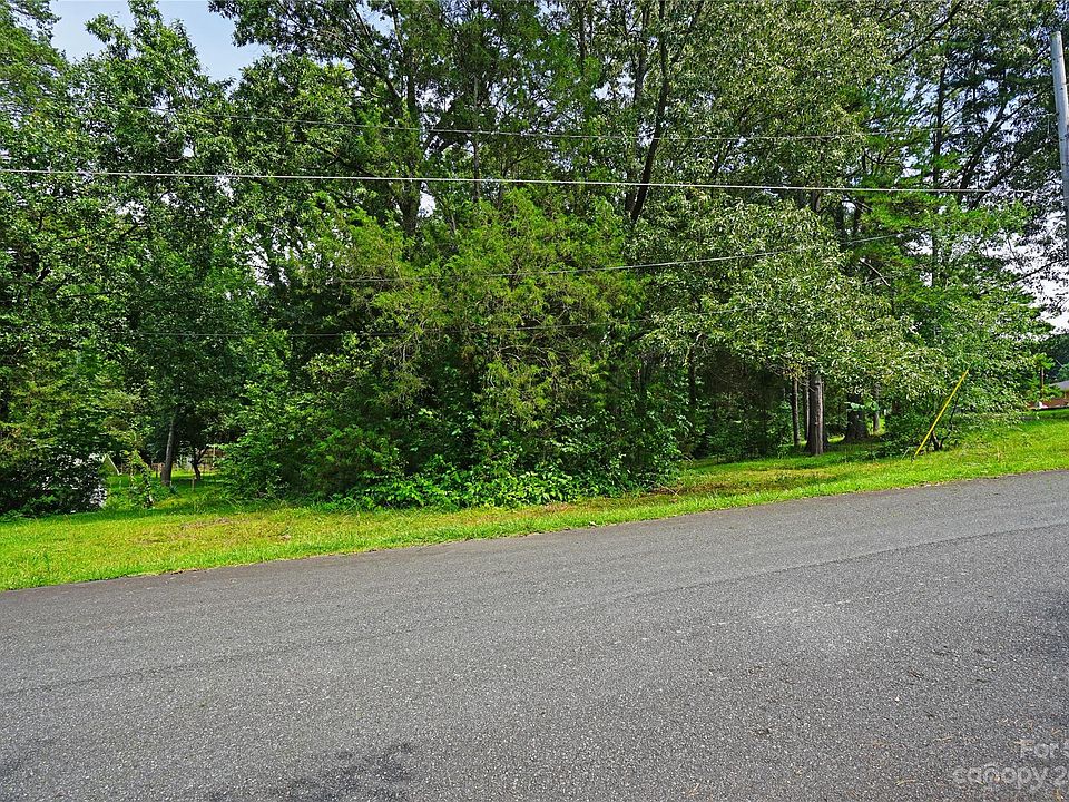 2nd image of 217 Birchwood Dr