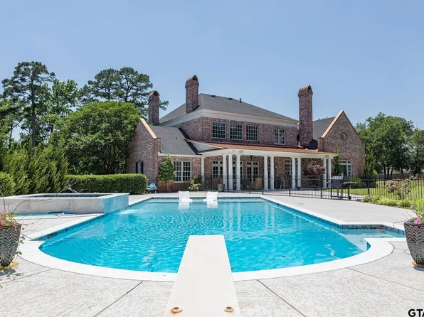 902 E South St, Lindale, TX 75771