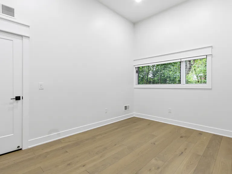 130 McKinley Dr — Photo 27