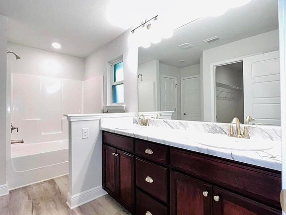 4th image of 609 Halcyon Cir #3A