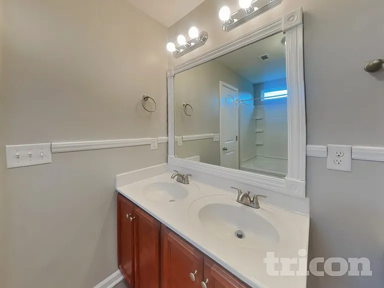 1524 Hamilton Hills Dr — Photo 8
