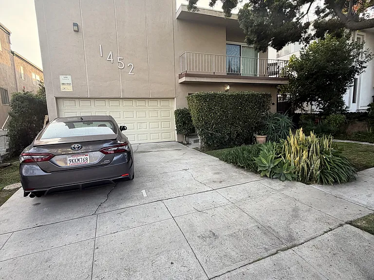 1452 Berkeley St #1 — Photo 29