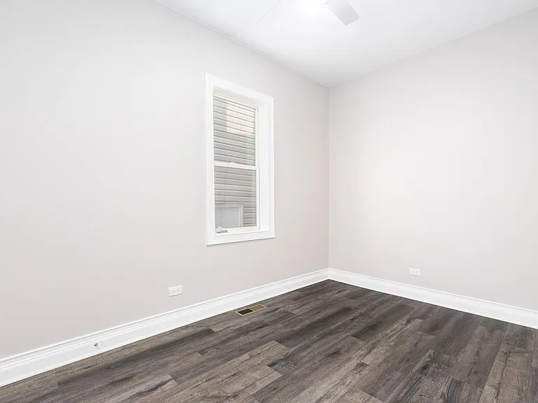 641 W 48th St #1 — Photo 4