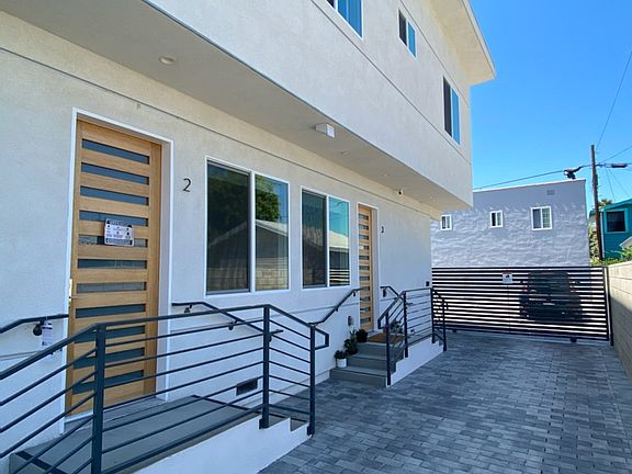 4th image of 1211 N Mariposa Ave #3